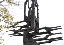 DSC 9495  Sculpture by Robert Roussil, Vieux-Port